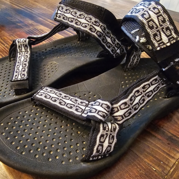 Teva Sandals 8 - Picture 4 of 4